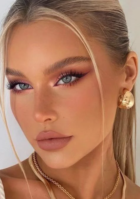10 Looks Maquillage Chic pour une Soirée Inoubliable image